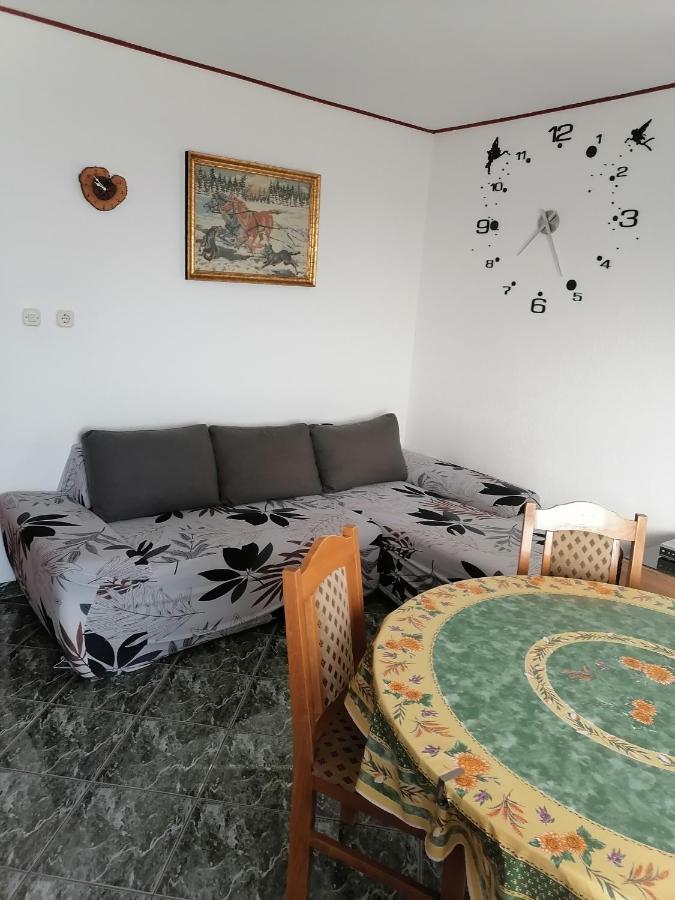 Apartmani Andelo I Ruzica Mundanije ภายนอก รูปภาพ