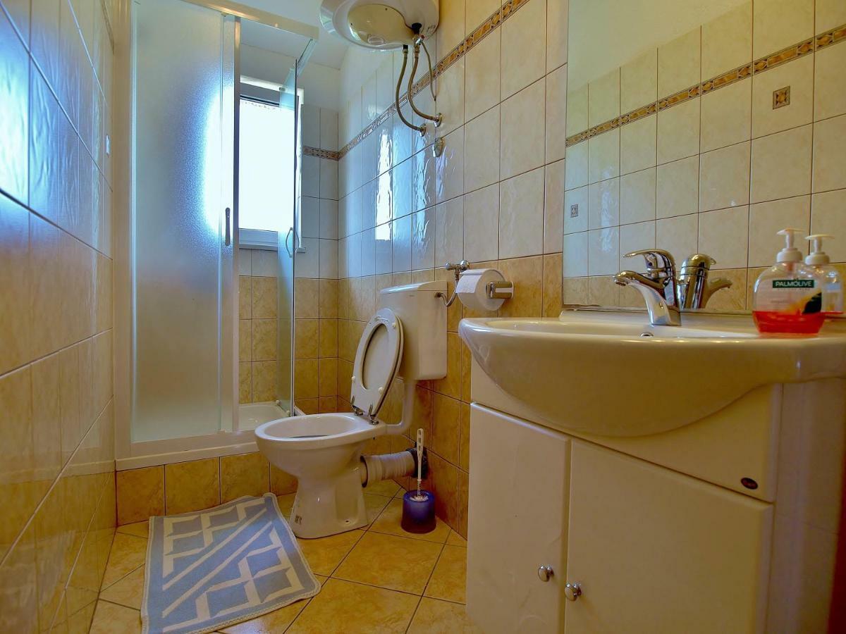 Apartmani Andelo I Ruzica Mundanije ภายนอก รูปภาพ