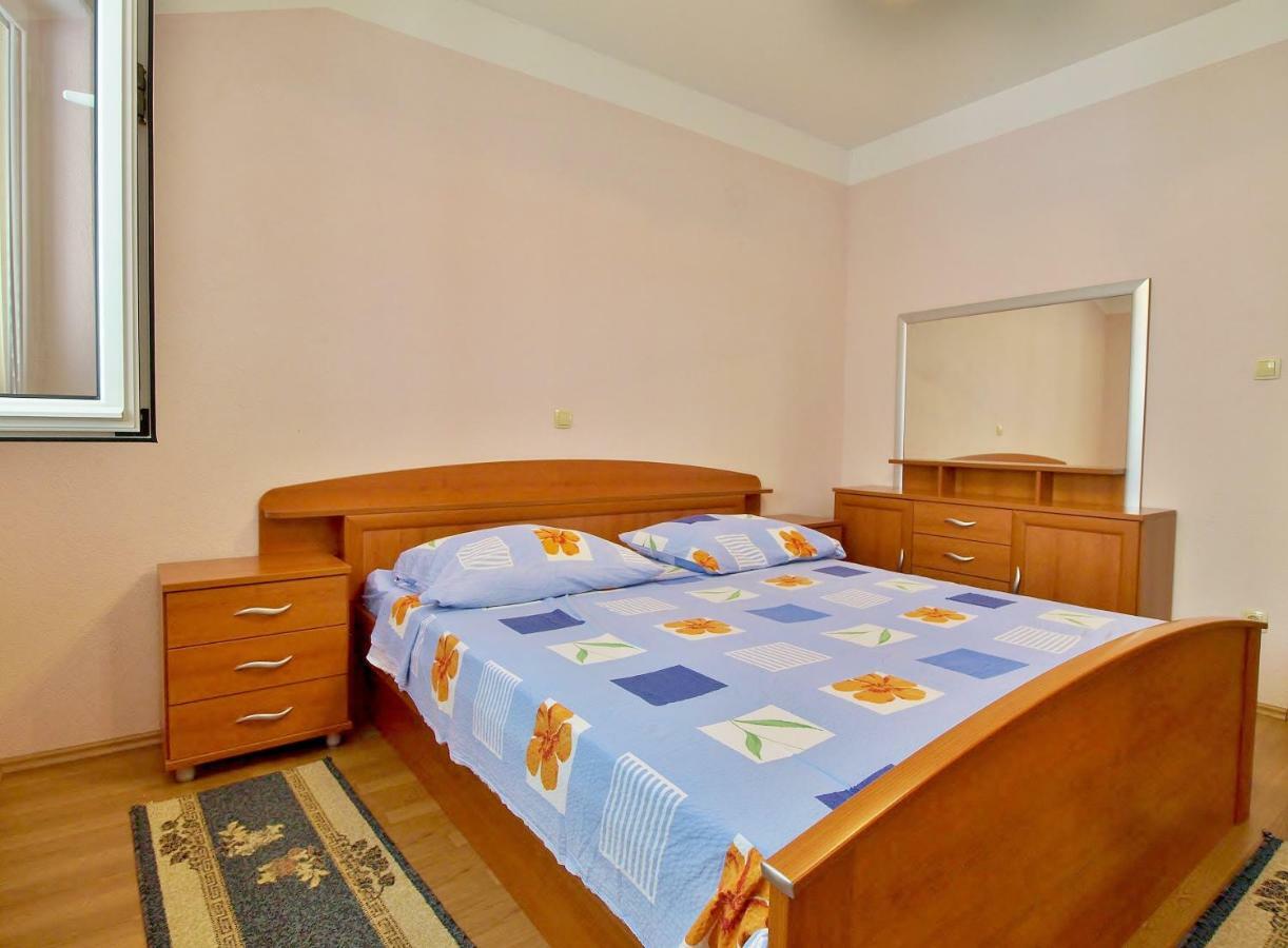 Apartmani Andelo I Ruzica Mundanije ภายนอก รูปภาพ