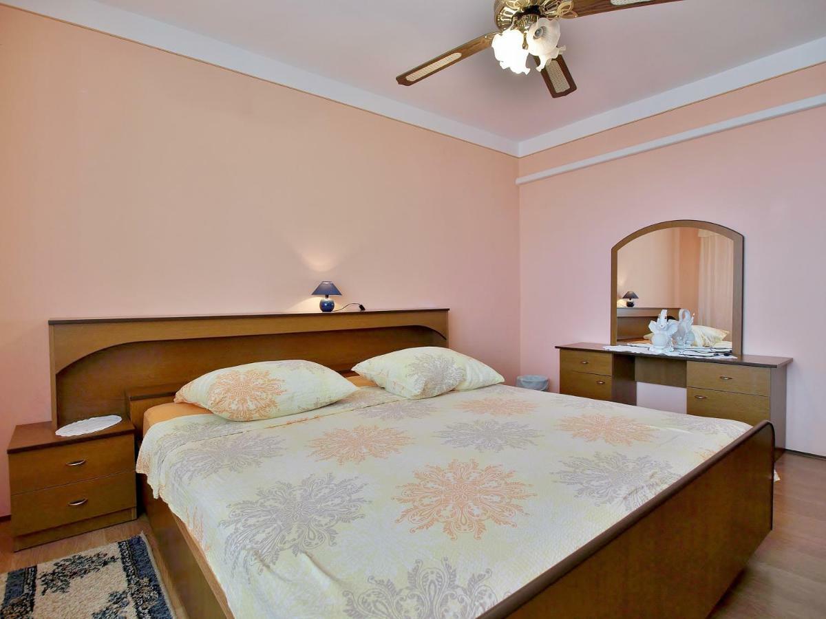 Apartmani Andelo I Ruzica Mundanije ภายนอก รูปภาพ