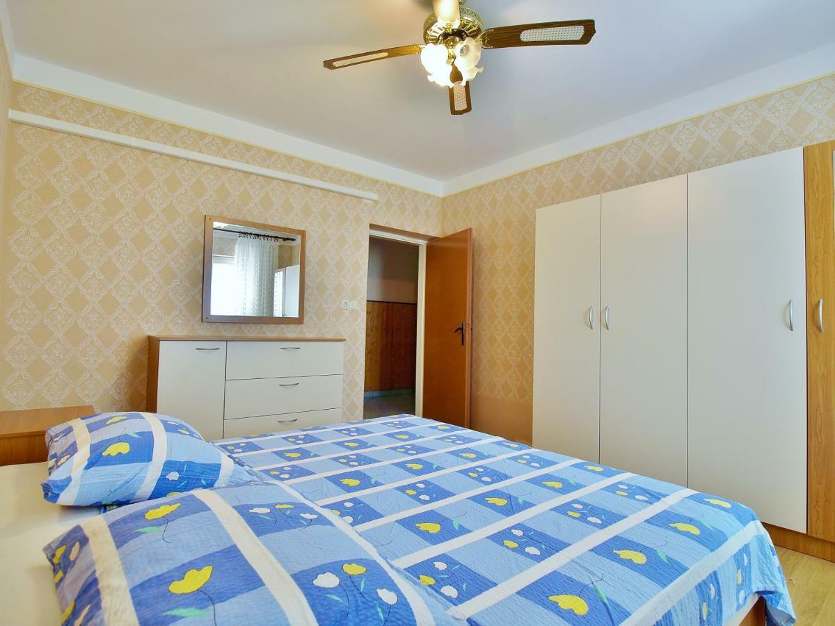 Apartmani Andelo I Ruzica Mundanije ภายนอก รูปภาพ
