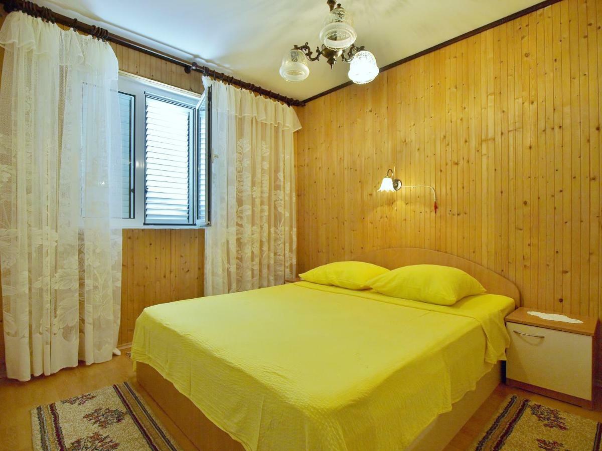 Apartmani Andelo I Ruzica Mundanije ภายนอก รูปภาพ
